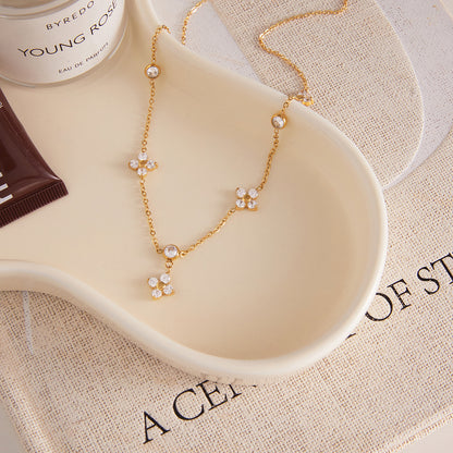 Collier Quatre Feuilles de Trèfle en Titanium et Zircon - Élégant et Luxe