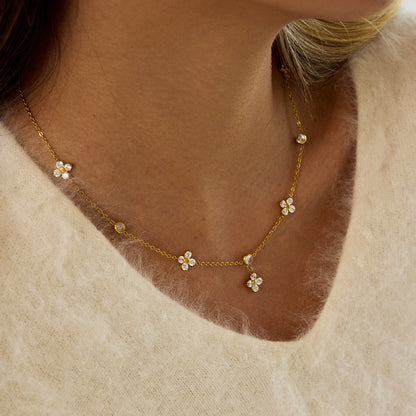 Collier Quatre Feuilles de Trèfle en Titanium et Zircon - Élégant et Luxe