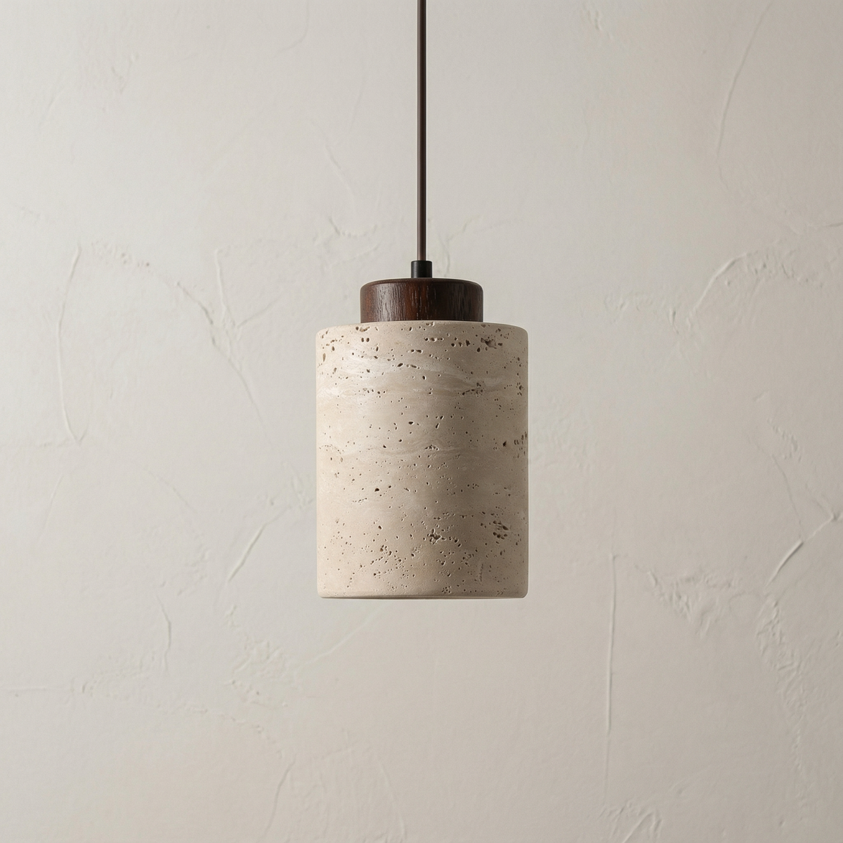 Texturerad taklampa i sten — naturlig ådring, modern minimalistisk stil