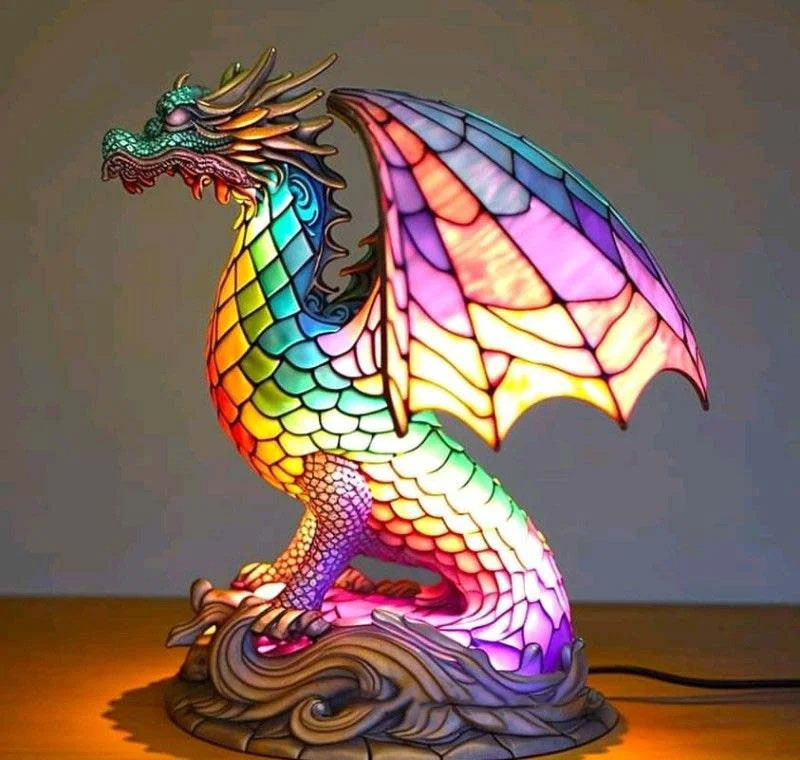 Stolní lampa se zvířecím motivem z barevného skla a LED světlem měnícím barvy – ručně vyráběný kovový a skleněný doplněk do ložnice, obývacího pokoje a dětského pokoje | Thomler