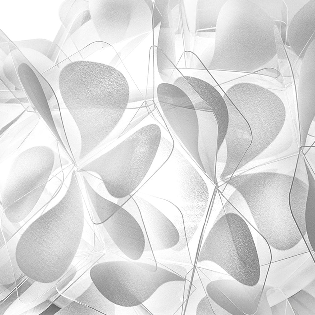 Suspension en grappe de pétales de fleurs — Blanche ou dorée