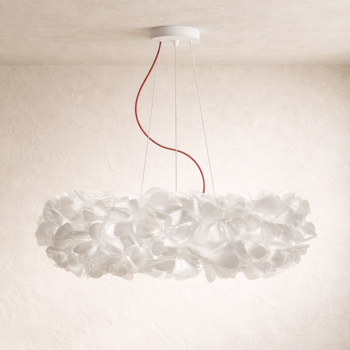 Suspension en grappe de pétales de fleurs — Blanche ou dorée