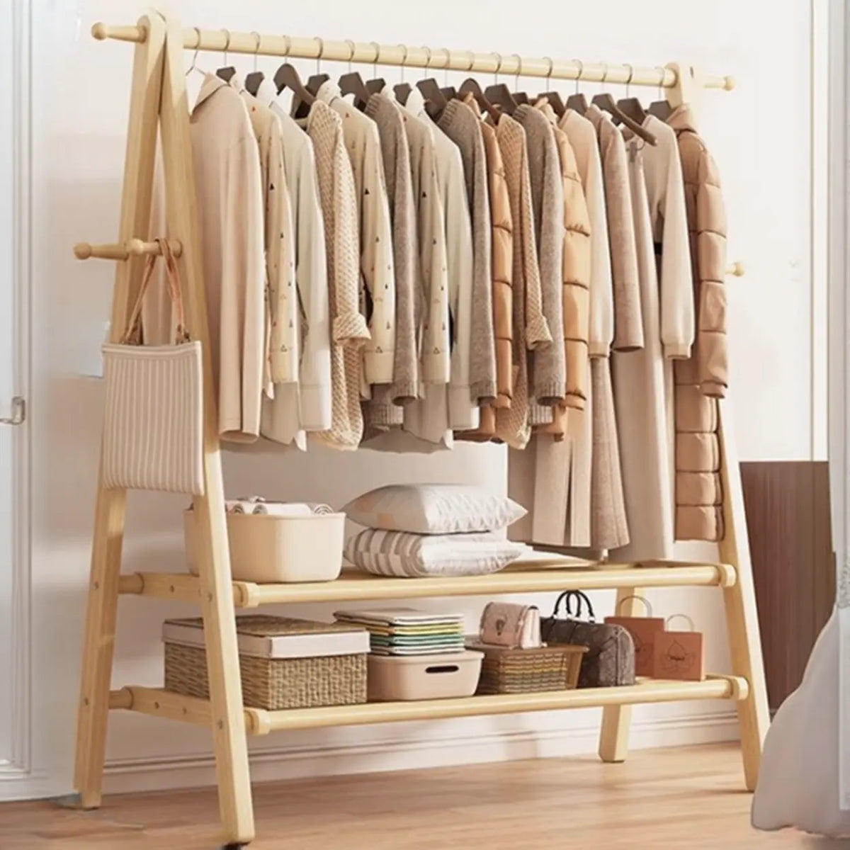 Perchero de madera de 59 in — plegable en forma de A, con ganchos y estante