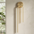 Aplique de pared LED moderno de bucle vertical — acabado dorado, placa trasera circular lisa
