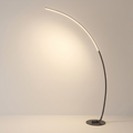 Lampadar modern cu LED — arc zvelt deasupra mesei
