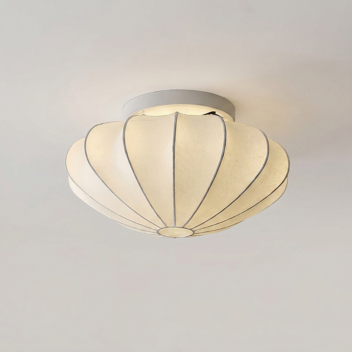 Modern cirkulär taklampa — trappstegsdesign, texturerad sidenfinish