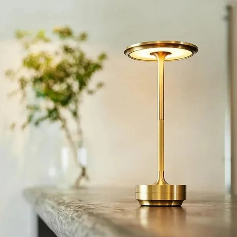 Dobíjecí kovová LED stolní lampa IP66 — dotykové ovládání, 4 úrovně