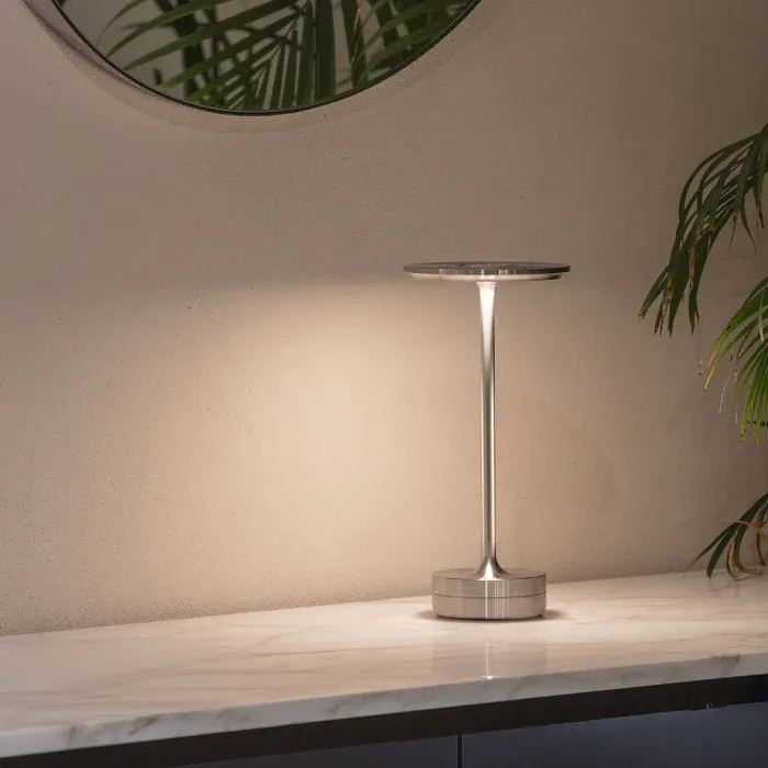 Dobíjecí kovová LED stolní lampa IP66 — dotykové ovládání, 4 úrovně