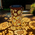Felinar solar decorativ — lampă reîncărcabilă, cu decupaje florale