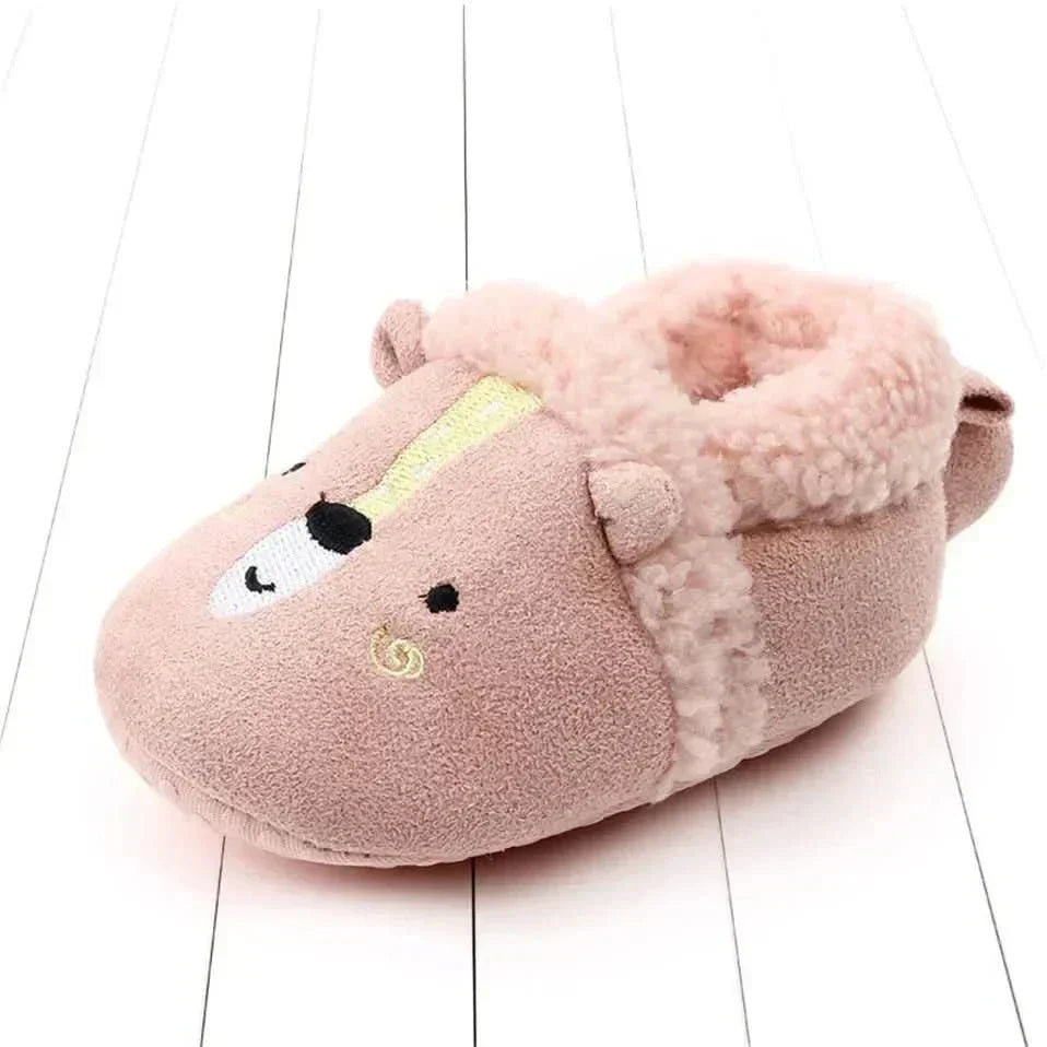 CozyTreads sklisikre tøfler for babyer — SnugPaws-design, såler med sikkert grep