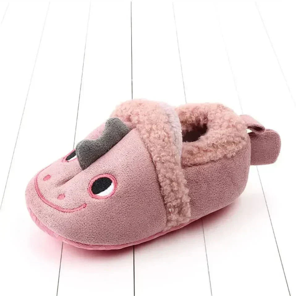 CozyTreads sklisikre tøfler for babyer — SnugPaws-design, såler med sikkert grep