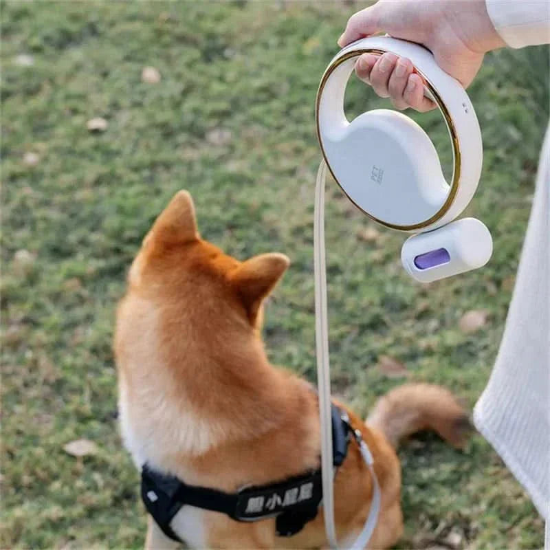 Trela automática LumaPaw — Iluminação LED integrada e suporte seguro para sacos de dejetos