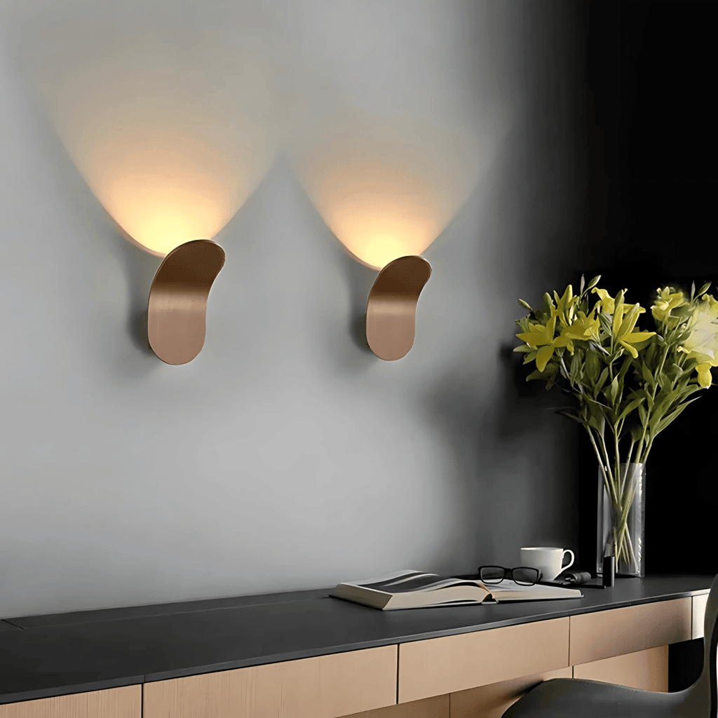 Gebürstete Metall Wandleuchte – Elegantes minimalistisches Design für stilvolle Räume | Euroselle