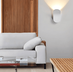 Gebürstete Metall Wandleuchte – Elegantes minimalistisches Design für stilvolle Räume | Euroselle