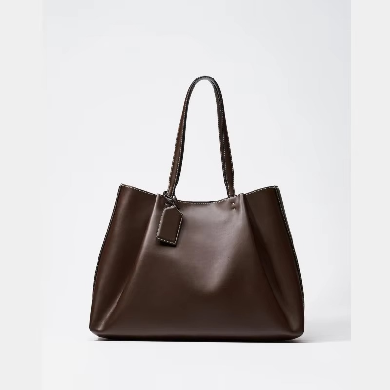 Luxury Women's Handbag Elegant Pattern with Top Handle and Clip | Euroselle