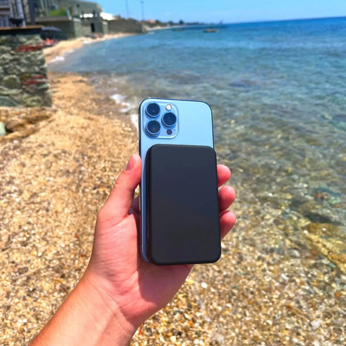 Magnetická baterie pro iPhone — bezdrátová nabíječka s magnetickým uchycením