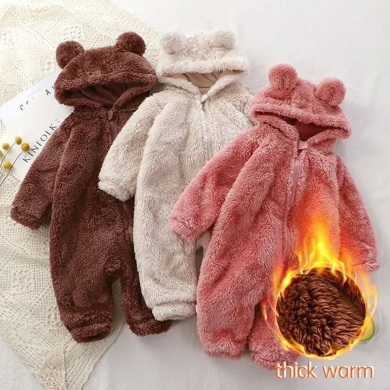אוברול פלנל CuddleNest — מרקם קטיפתי וחם, גזרה נעימה לכל הגוף