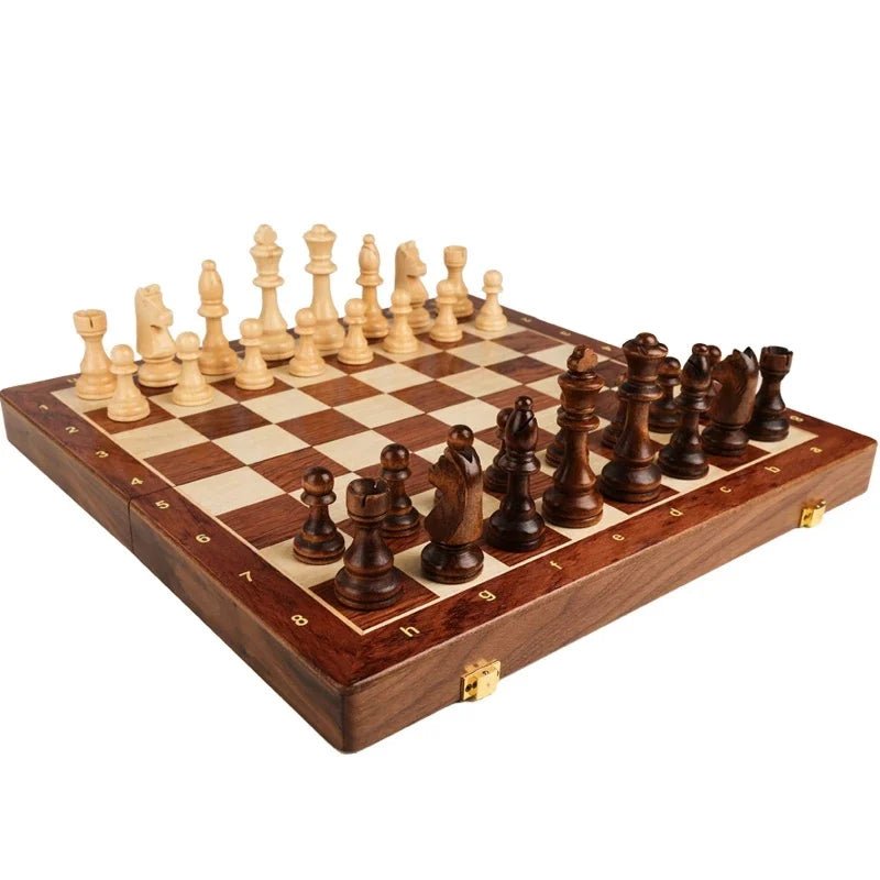 Jeu d’échecs en bois fabriqué à la main — plateau pliable, pièces en bois massif