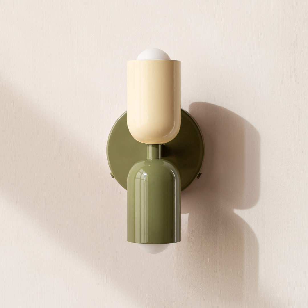 Applique murale moderne du milieu du siècle à deux lumières — Design cylindrique en métal coloré
