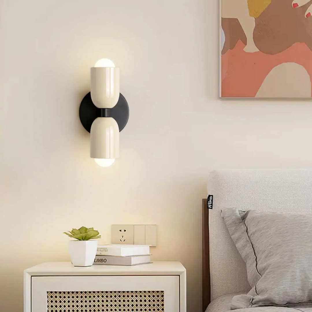 Applique murale moderne du milieu du siècle à deux lumières — Design cylindrique en métal coloré