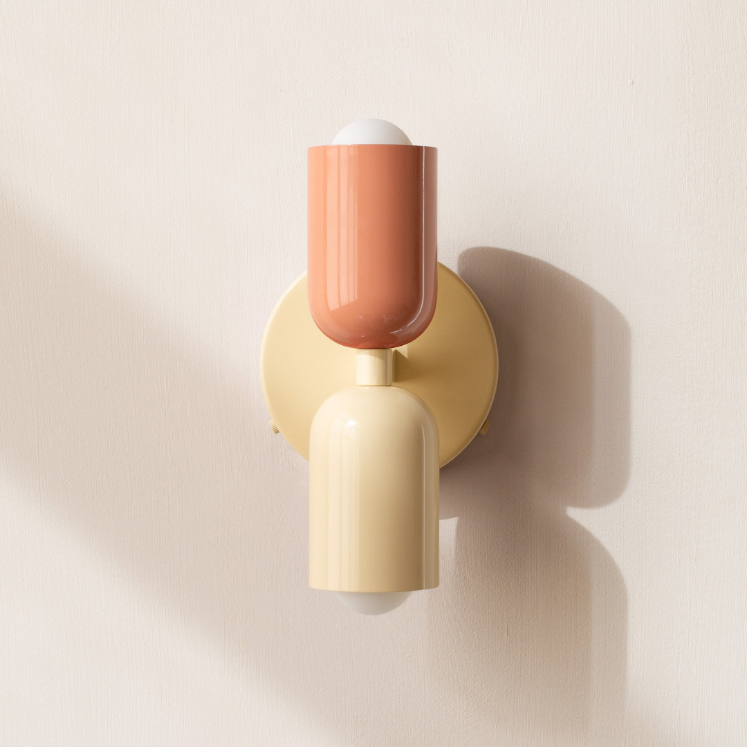 Applique murale moderne du milieu du siècle à deux lumières — Design cylindrique en métal coloré