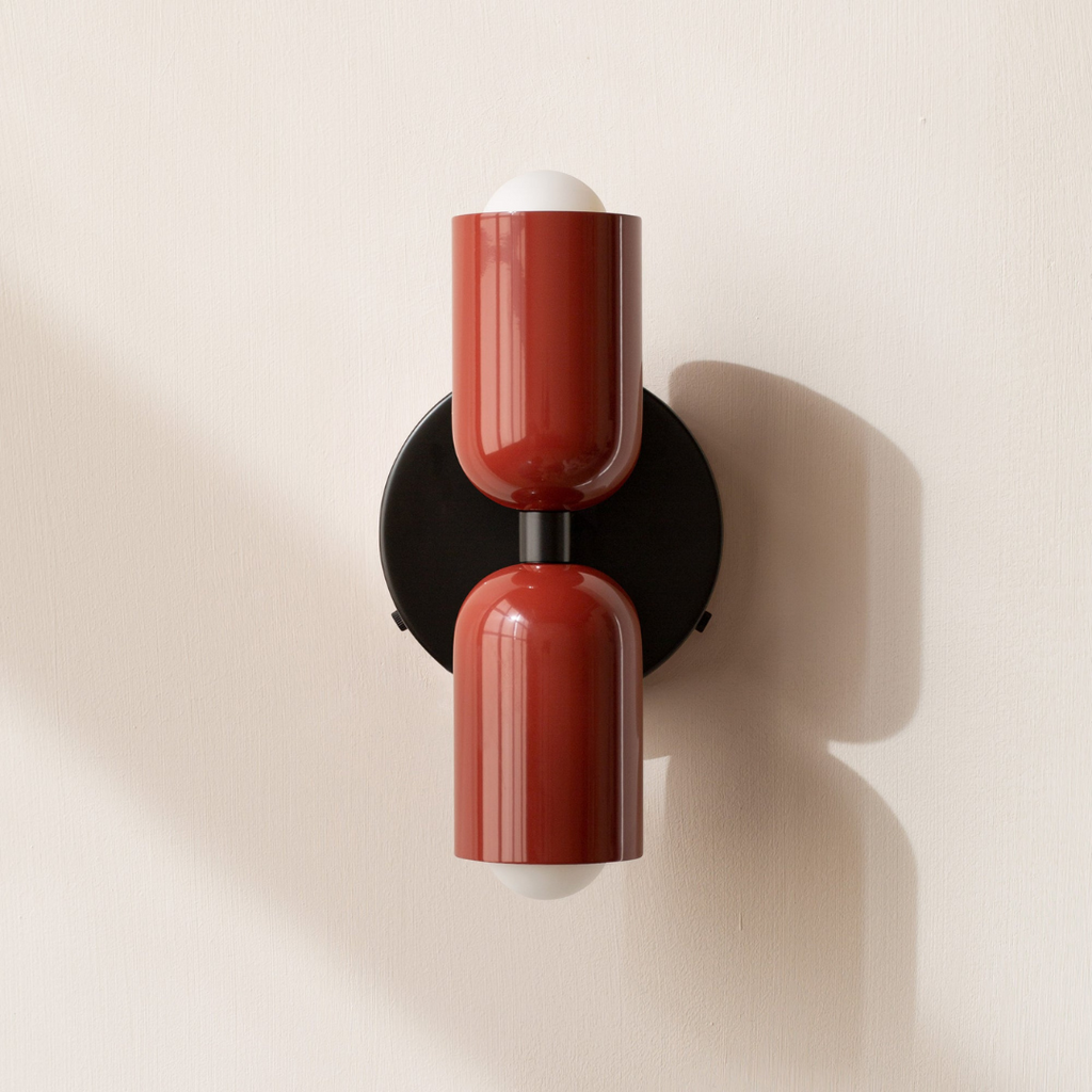 Applique murale moderne du milieu du siècle à deux lumières — Design cylindrique en métal coloré