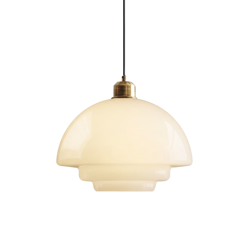 Taklampa i mid-century-stil – vit opalglasskärm, mässingsdetaljer