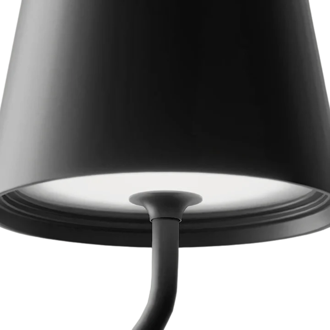 Minimalistické závěsné svítidlo — kruhový LED rám a kuželovité stínidlo