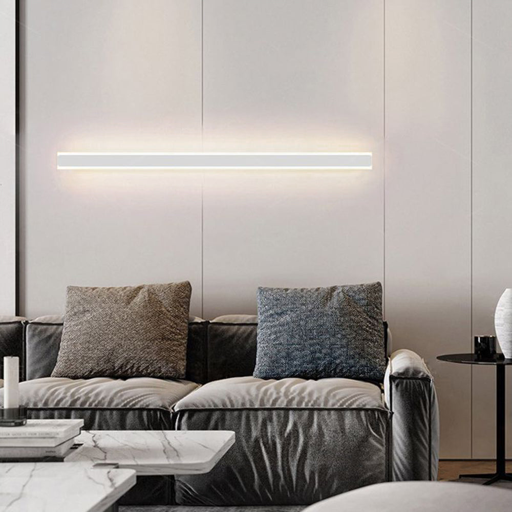 Minimalistische lineare LED-Wandleuchte - Metallstab in Gold, Schwarz und Weiß