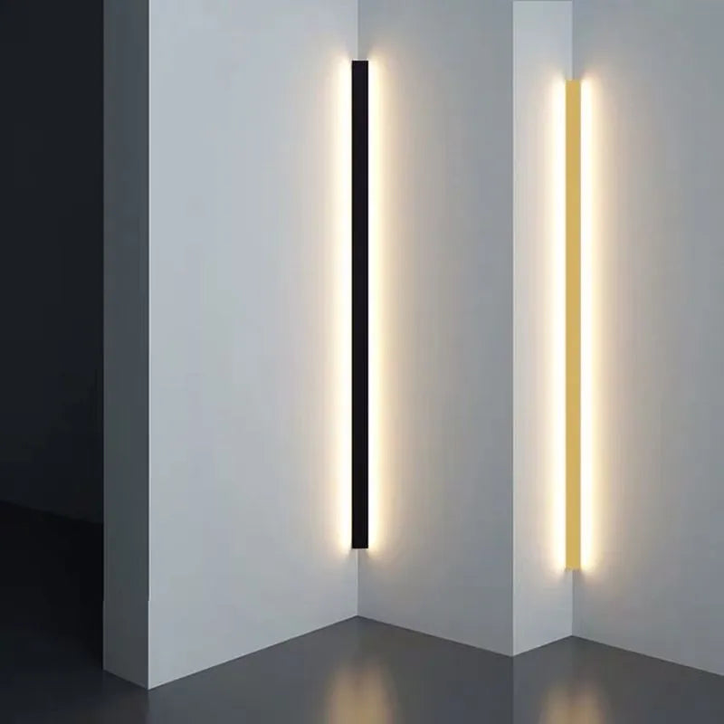 Minimalistische lineare LED-Wandleuchte - Metallstab in Gold, Schwarz und Weiß