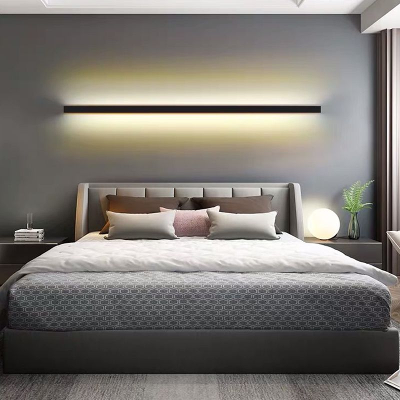 Minimalistische lineare LED-Wandleuchte - Metallstab in Gold, Schwarz und Weiß