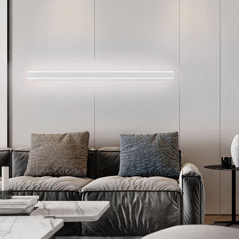 Minimalistische lineare LED-Wandleuchte - Metallstab in Gold, Schwarz und Weiß