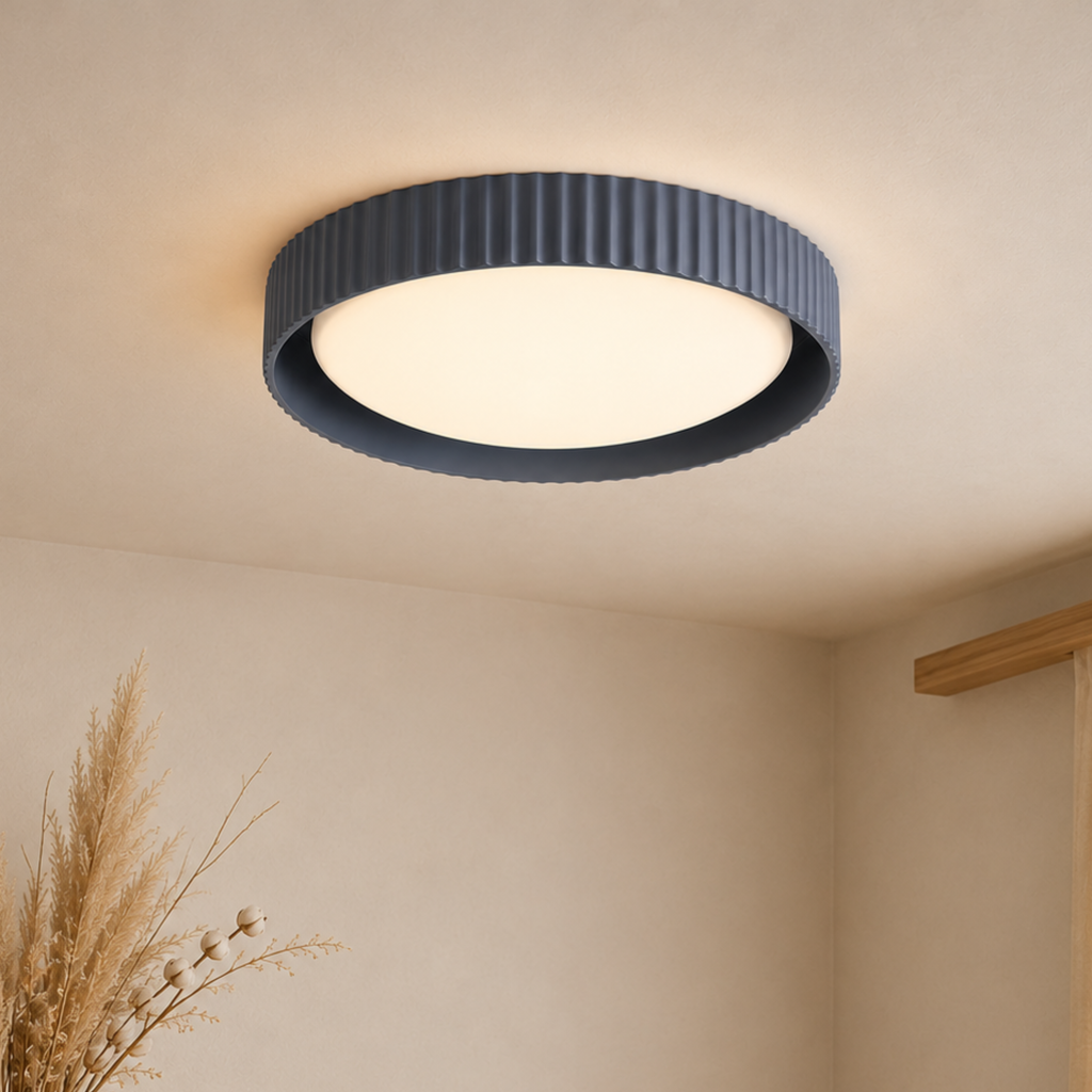 Kulaté žebrované stropní svítidlo z pryskyřice — minimalistický design pro montáž přímo na strop