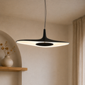 Moderne minimalistisk pendellampe til loftet — uregelmæssigt bølget skivedesign