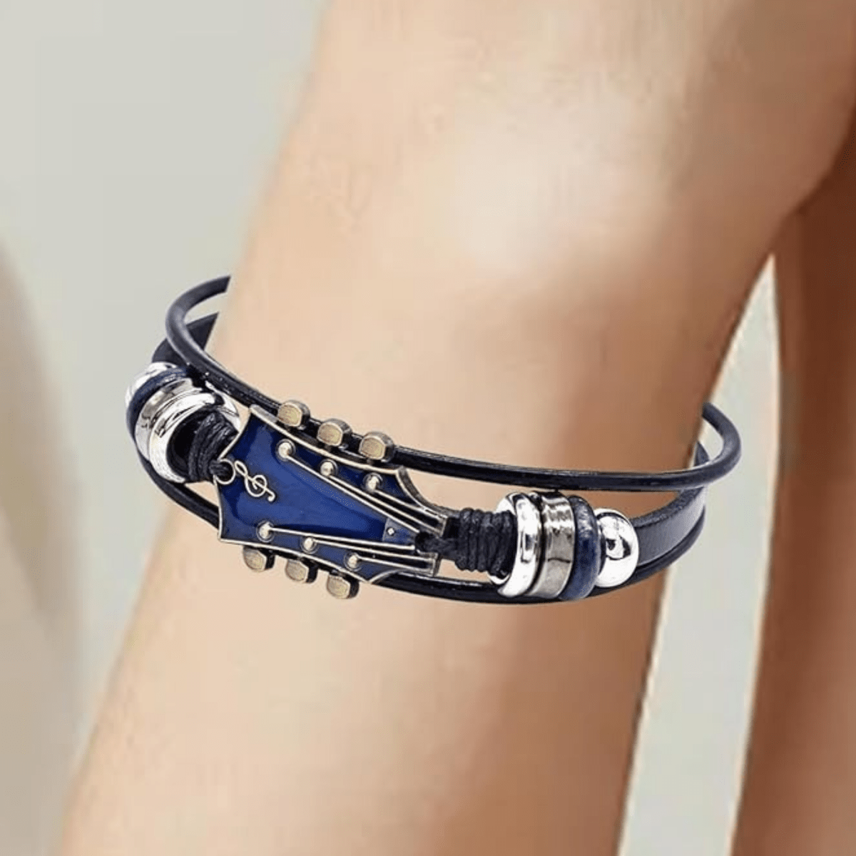 MUSIKSTRUM – Leather Bracelet with Guitar-Inspired Design | Euroselle