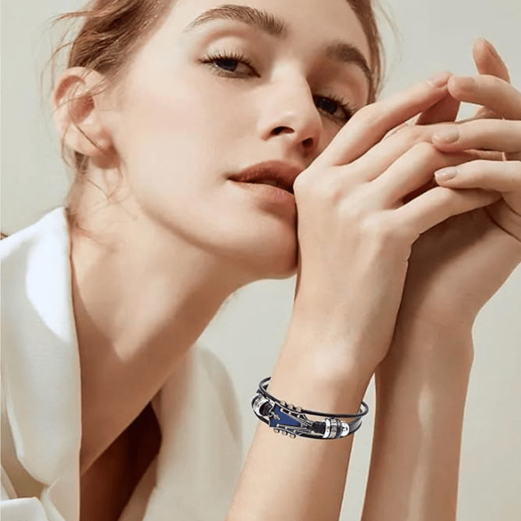 MUSIKSTRUM – Leather Bracelet with Guitar-Inspired Design | Euroselle