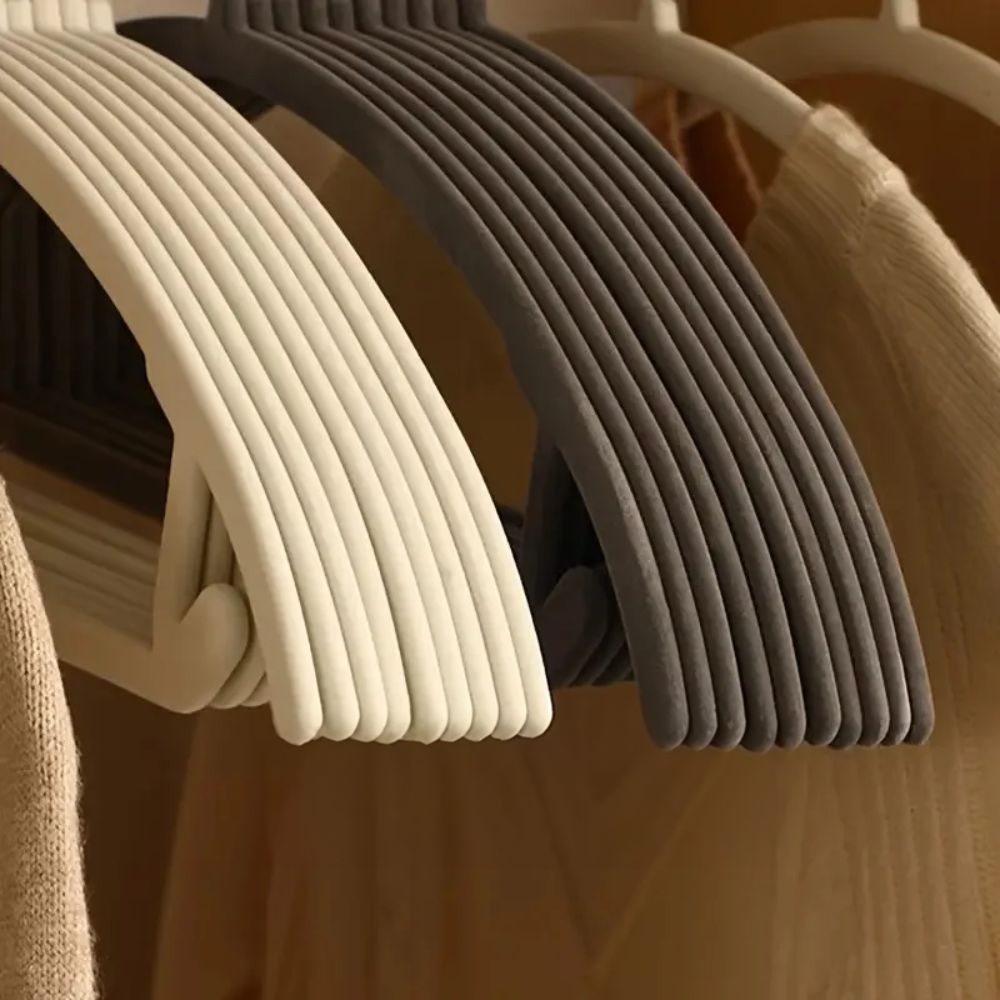 Non-Slip Curve Hangers | Set of 10 | Euroselle