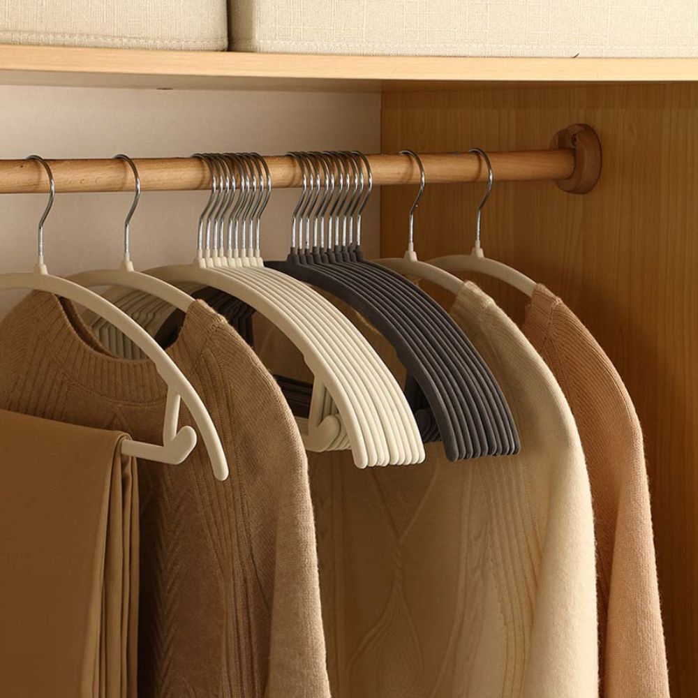 Non-Slip Curve Hangers | Set of 10 | Euroselle