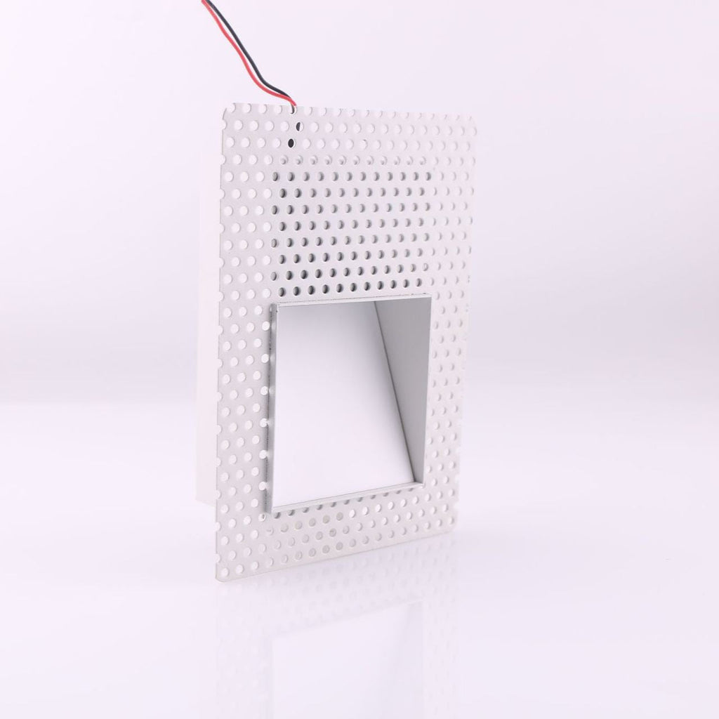 Nordisk LED-væglampe i rustfrit stål — firkantet, indbygget montering i trapper og trin, kabinet med perforeret kant