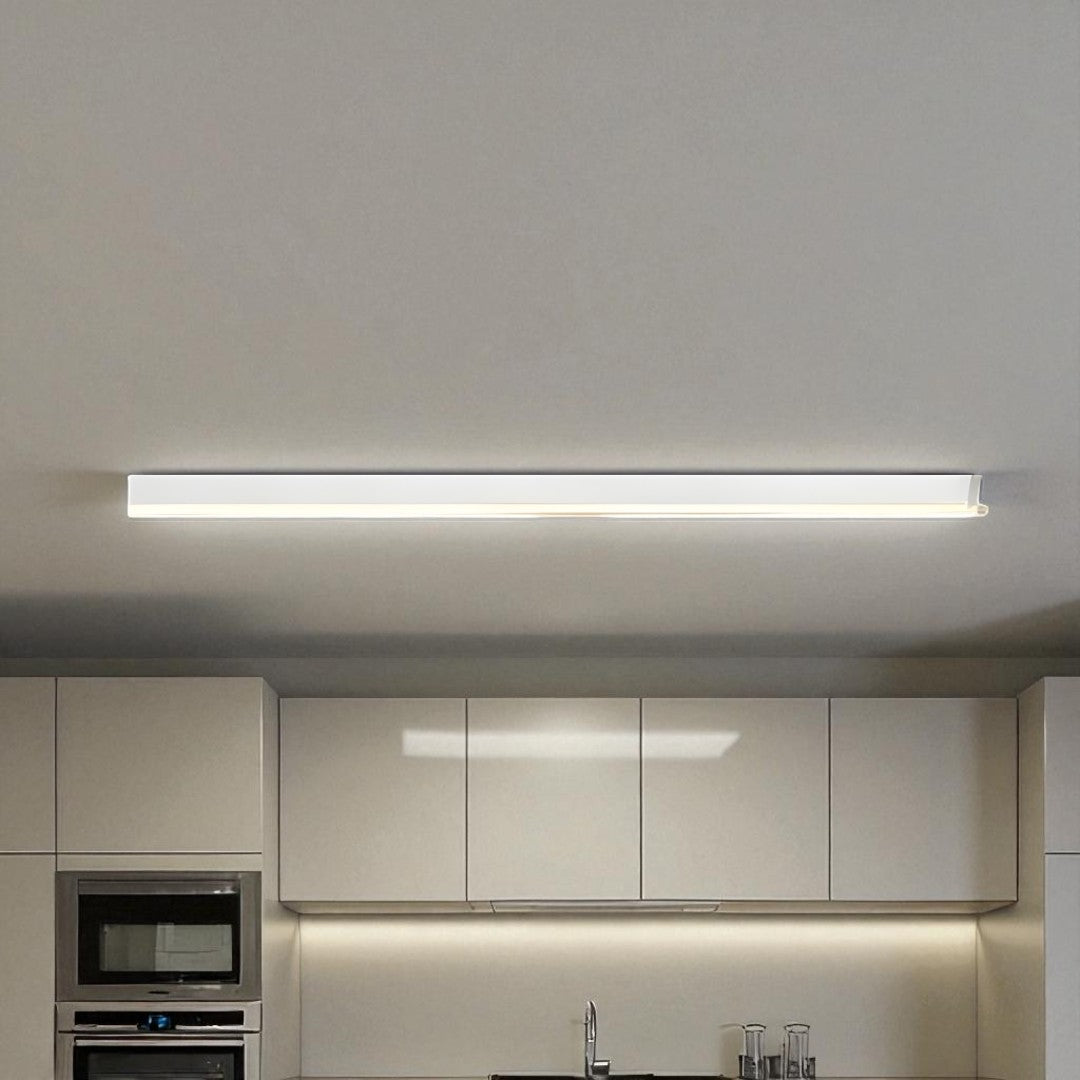Skandinavisk minimalistisk LED-loftlampe — lineært design med neutralt lys