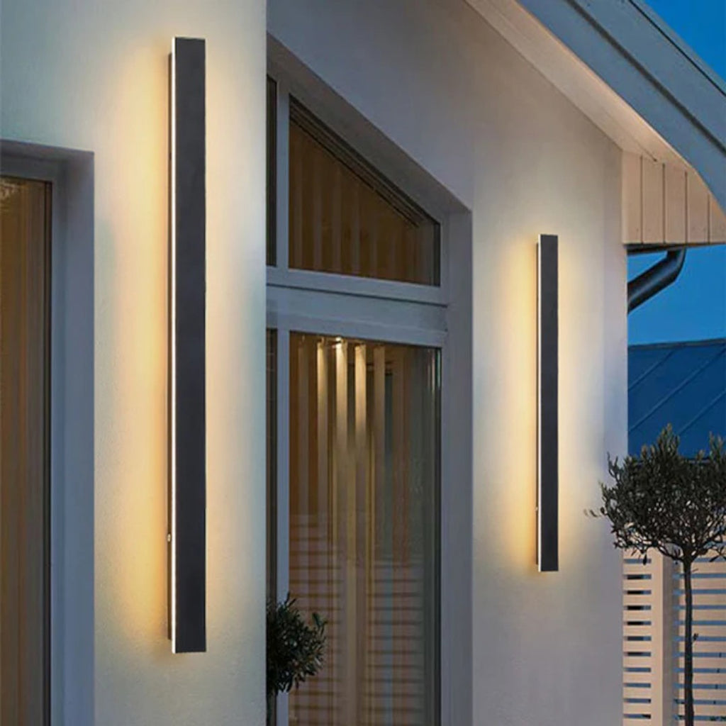 LED-vägglampa — aktiveras av rörelsesensor, vädertålig konstruktion