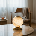Planetarisk glasskulebordlampe – kobberfot, varmhvit LED