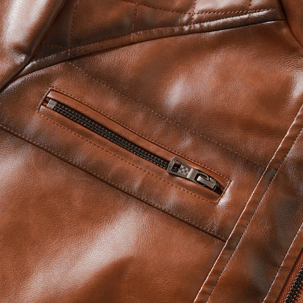 Chaqueta de moto bordada para hombre de cuero PU con cinturón lateral y bolsillos con cremallera – Estilo motero clásico para la calle, paseos y uso diario