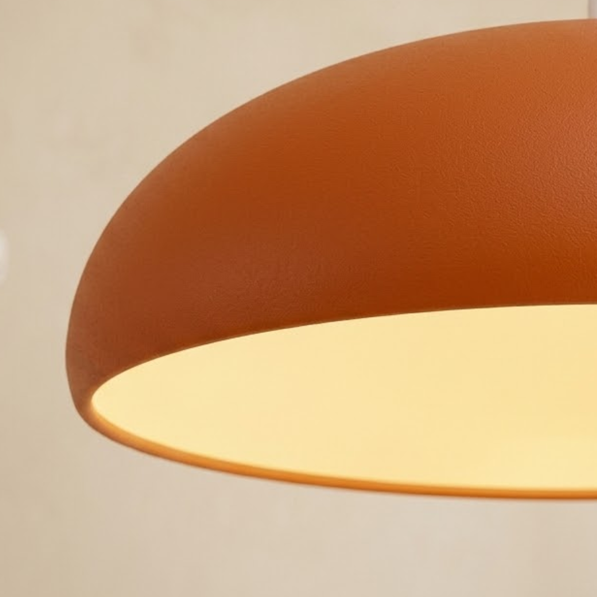 Lampă suspendată tip dom din aluminiu, minimalistă scandinavă — finisaj mat, bază deschisă