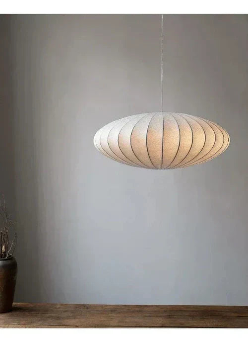 Kristallkrona med tygskärmar, elegant taklampa