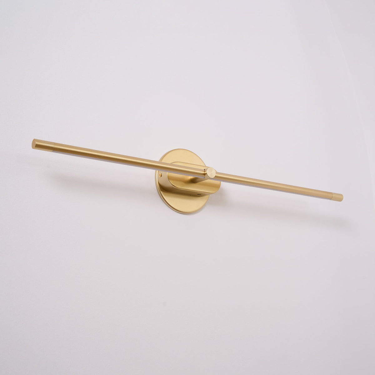 Aplique de pared LED inalámbrico — perfil lineal delgado, recargable, control táctil