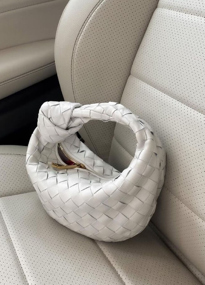 Geantă mini crossbody țesută pentru femei, cu curea de umăr
