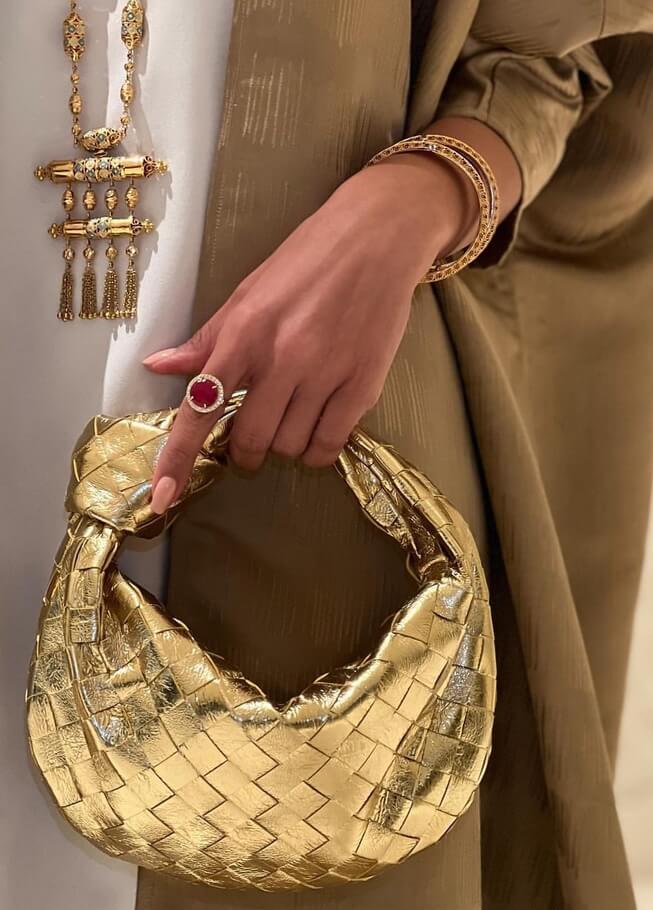 Geantă mini crossbody țesută pentru femei, cu curea de umăr
