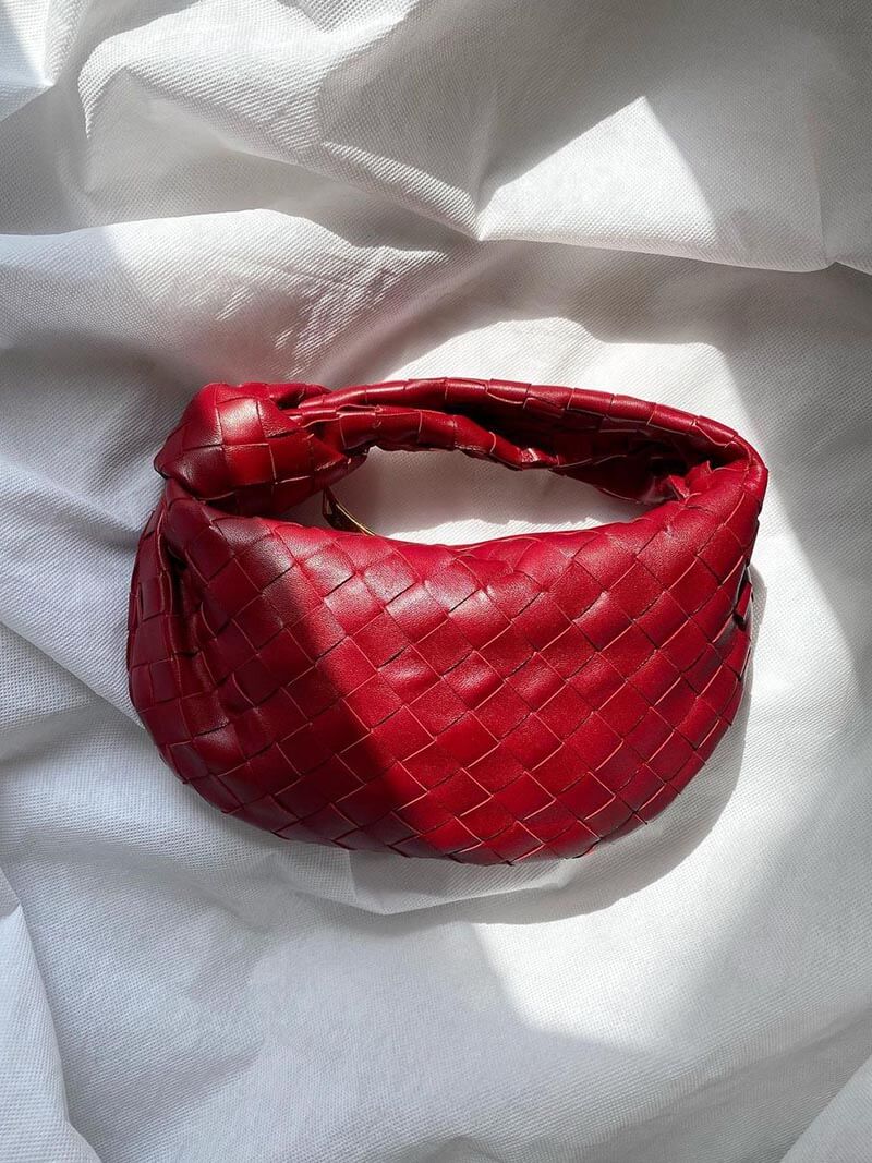 Geantă mini crossbody țesută pentru femei, cu curea de umăr
