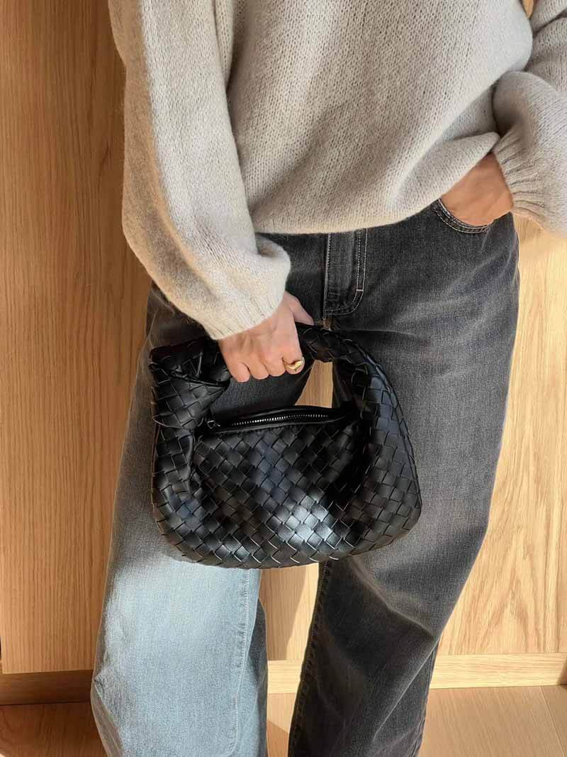 Geantă mini crossbody țesută pentru femei, cu curea de umăr